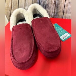 OluKai Women’s Wine Red Suede Loafers slippers sz 7 nwt